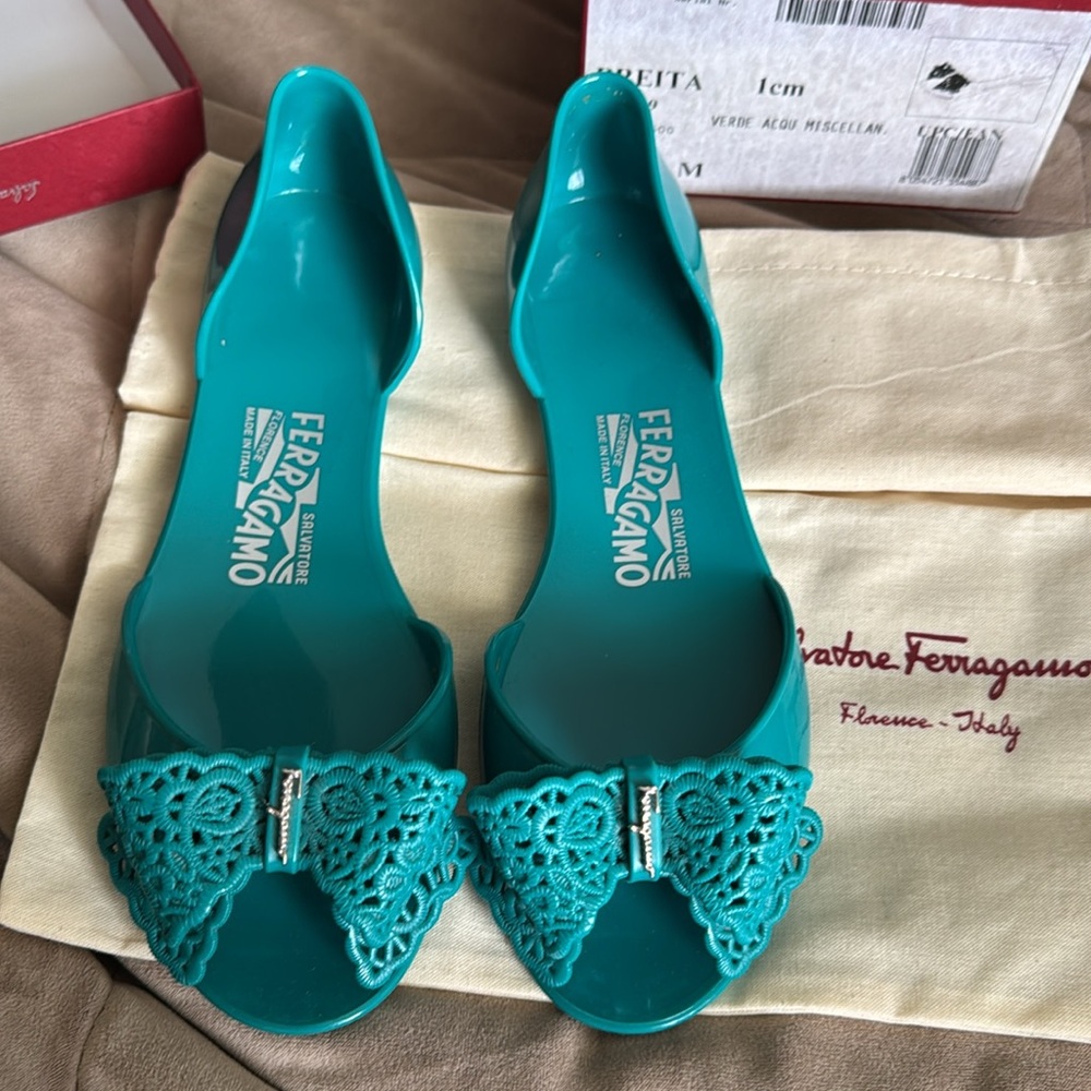 Authentic Salvatore Ferragamo PREITA ACQU VERDE sandals 🩴 size 6
